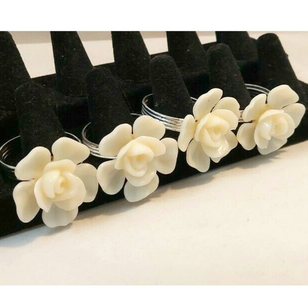 4 Magnolia Napkin Rings White Flower Spring Wedding Table Decor Plastic Metal